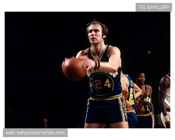 里克·巴里无球跑动撕裂防守，关键回合得分效率领跑同位置