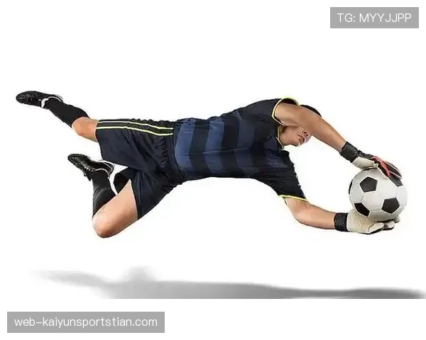 门将接队友回传为何不犯规？规则拆解