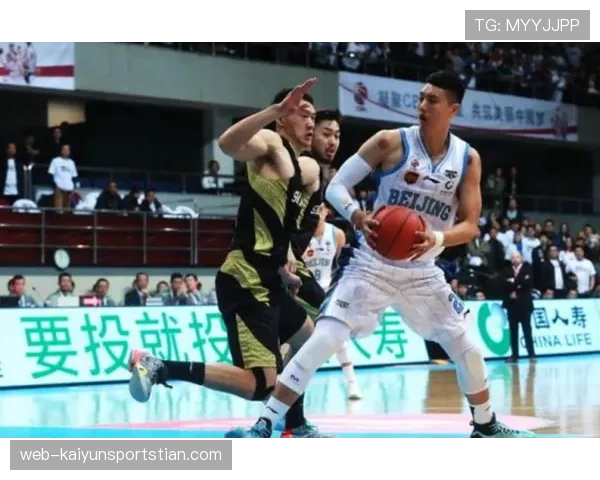 进攻犯规判罚关键判定标准与常见争议点